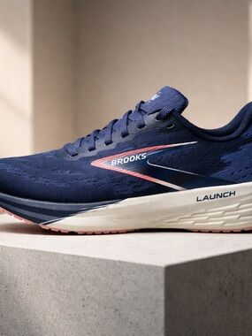 Pre-Owned Brooks Launch Women's Running Shoe - Navy with Coral Accents 🔥🔥🔥